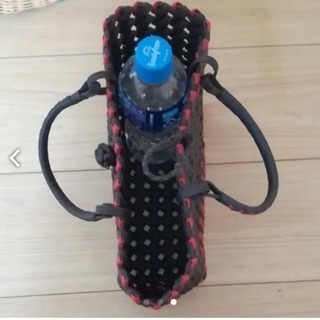 手編みバックの画像