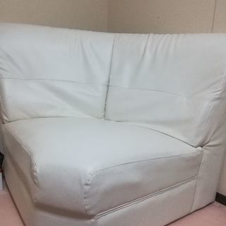ソファー一つ