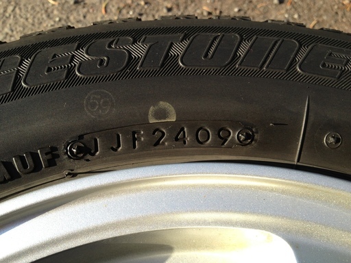 ブリヂストン 155/65R13  2009年製 REVO GZ アルミホイール付 スタッドレス 4本セット PCD 100 マルチピッチ  8穴 4.5J オフ＋43