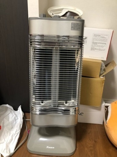 DAIKIN ダイキンセラムヒート 2012年製造 暖房器具