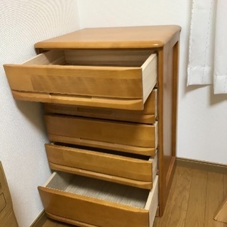 小さめのタンスの画像