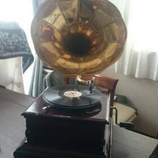 ラッパ型ゼンマイ式蓄音機
