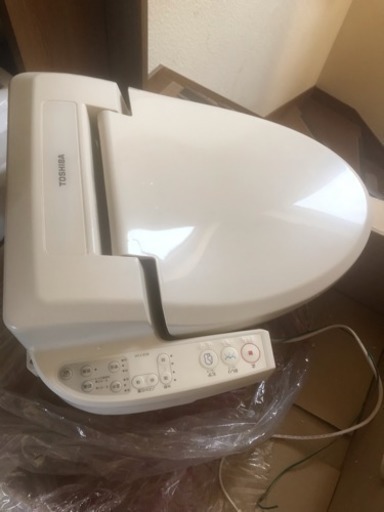 東芝温水洗浄便座 早い者勝ちです