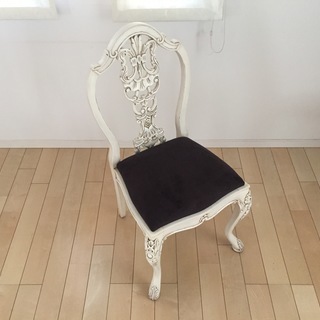  ≪フレンチアンティークロココ調家具≫ 白いダイニングチェア　パーソナルチェアの画像