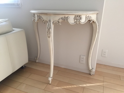 ≪フレンチアンティーク調家具≫ロココ調の白いコンソールテーブル　サイドテーブル