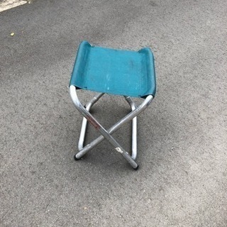 【キャンプ用チェア】コールマン 折りたたみ ディレクターズチェア x2(青) シングルチェア x1(緑) 1000円の画像