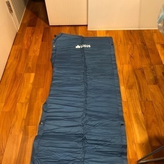 【キャンプ インフレーターマット】セルフインレーターマット3つ の画像