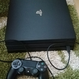 (5月中まで)PS4pro  型番7100B 1TB 本体　箱　取説付の画像