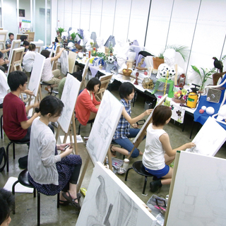 【青葉台美術学院】　横浜市青葉区 青葉台駅より徒歩２分にあります芸大・美大進学予備校です。10〜20年以上のキャリアを持ち、美大受験のノウハウに精通したベテラン講師が指導にあたります。受験生の個々の実力、感性に応じて指導方法を変え、柔軟で丁寧な指導を心がけています。当学院のアトリエに飛び込み、快適な学習環境の中、わたしたちと共に、志望大学合格までの道のりを歩んでください。めざす美大へサポートします。の画像