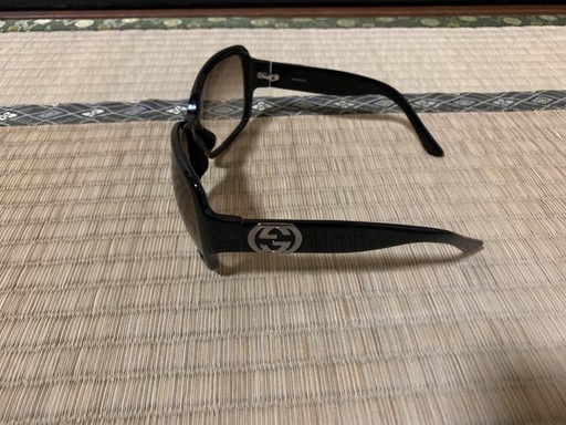 グッチのサングラスとケース
