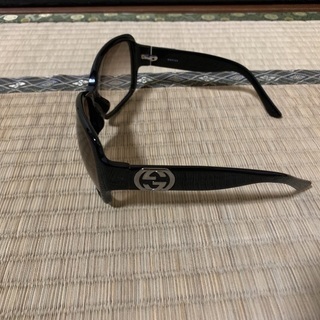 グッチのサングラスとケース