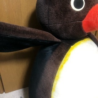 ピングーの巨大ぬいぐるみの画像