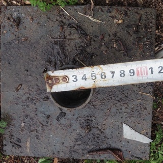 パイプを立てる　ような　4つ　不明の画像