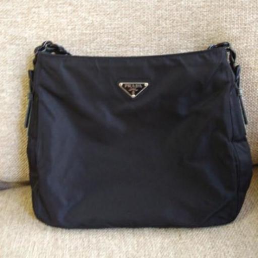 PRADAチェーンショルダーバック