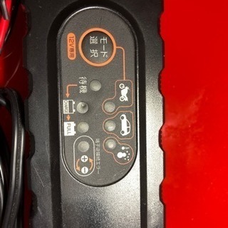 12V バッテリー充電器  美品の画像