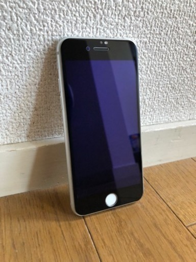 iPhone8 シルバー