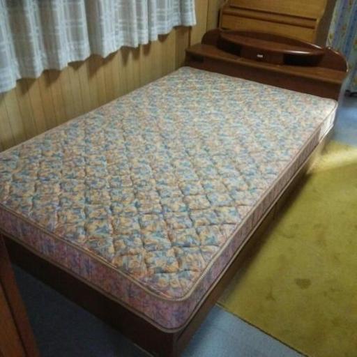 中古  セミダブル  ベッド  マットレス サイズ 幅124  奥行197  厚み17  （ｃｍ）  フランスベッド