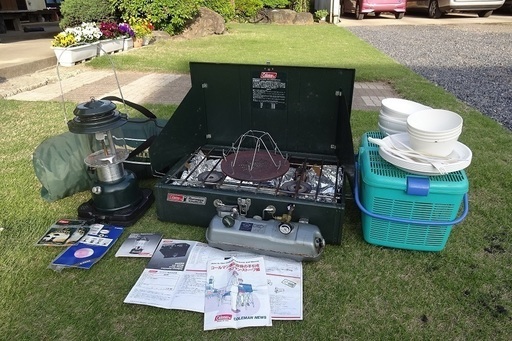 ★キャンプ用品一式です‼（テント、ストーブ、ランタン、食器など）
