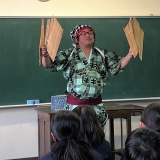 さて？さて？さては南京玉すだれ～♬《南京玉すだれ指導》の画像