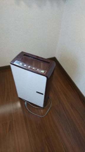 【取引中】これからの季節に活躍～除湿器