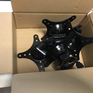 モニターアーム6画面用、システム入れ替えの為出品、中央市付近での待ち合わせ希望、梱包などは無いのでお安くどうぞ！の画像