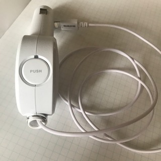 iPhone充電器 車用 巻き取り式0.9mの画像