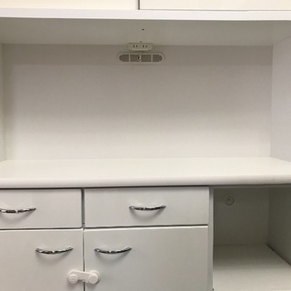 食器棚の画像