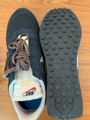 NIKE 新品スニーカー