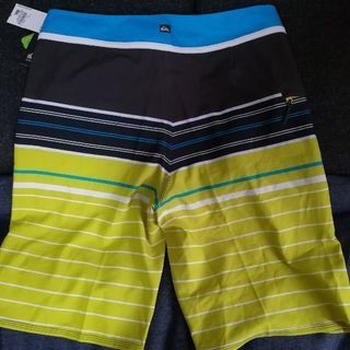 【新品】クイックシルバー　スイムウェア【水着】の画像