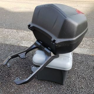 MT-07 キャリア　リヤBOX 　加工済みテールカウル　セット