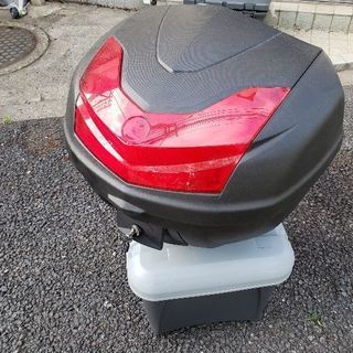 MT-07 キャリア　リヤBOX 　加工済みテールカウル　セットの画像