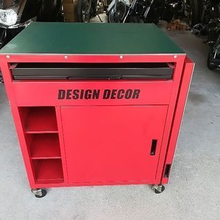 キャビネット、パソコン、作業台