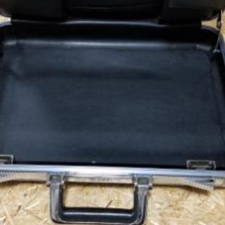 ZERO HALLIBURTON アタッシュケースの画像