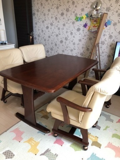 家具 ダイニングテーブルとソファ椅子4脚