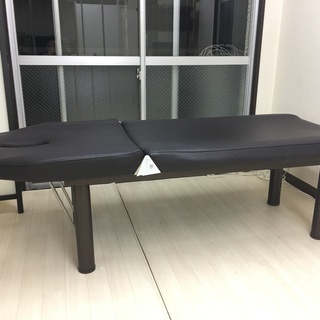 【０円：エステベッド・整体ベッド】撮影に使用した為ヘタリはありま...