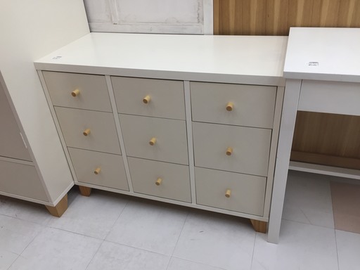 取りに来て頂ける方限定！MOMO natural(モモナチュラル)の3段チェストのご紹介です！