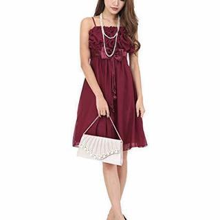 ワインレッドのドレス