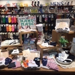 正社員募集！新卒、中途【靴下専門店 コポ 広島本通店】 店長候補、週休２日シフト制、残業僅か！の画像