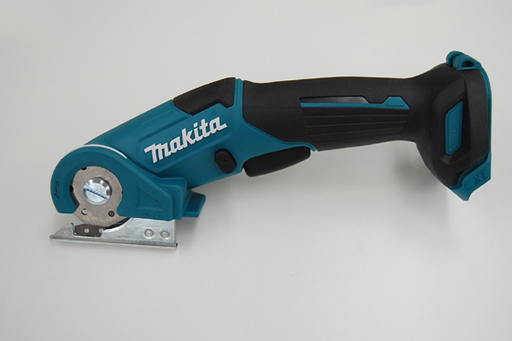 美品 makita/マキタ 充電式マルチカッタ CP100D 10.8V バッテリー×1 充電器付属 動作確認済み ☆ PayPay(ペイペイ)決済可能 ☆ 札幌市 清田区 平岡