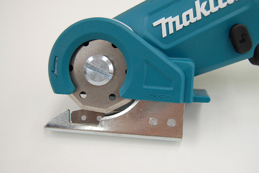 美品 makita/マキタ 充電式マルチカッタ CP100D 10.8V バッテリー×1 充電器付属 動作確認済み ☆ PayPay(ペイペイ)決済可能 ☆ 札幌市 清田区 平岡