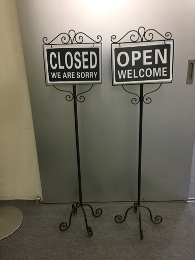 オープンクローズの看板