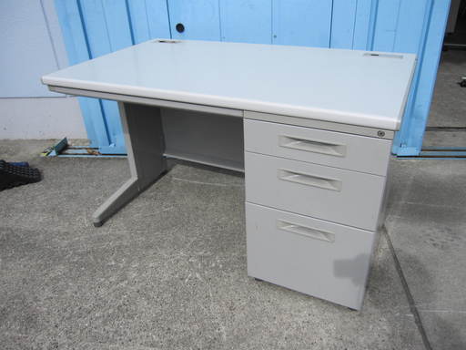 事務机　片袖デスク　ウチダ製JUST　W1200　オフィスデスク