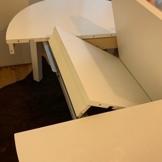 ダイニングテーブルの画像