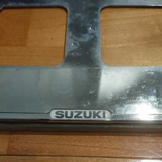 スズキ純正ナンバーフレーム