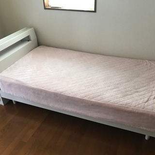 おしゃれなシングルベッド