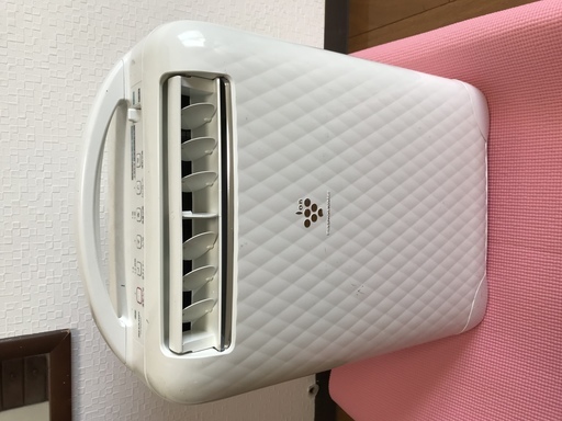 ギュイーンと吸水 瞬乾！！梅雨時に大活躍❣️シャープ 除湿機 超美品