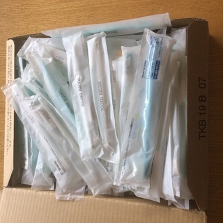 使い捨て歯ブラシ約90本（未使用）の画像