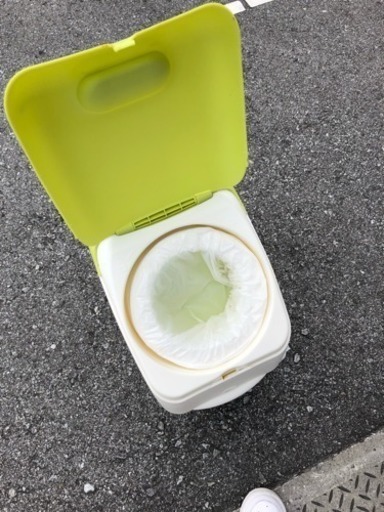 オムツ臭わないゴミ箱