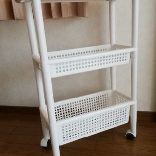 キャスター付きすきま収納ラック