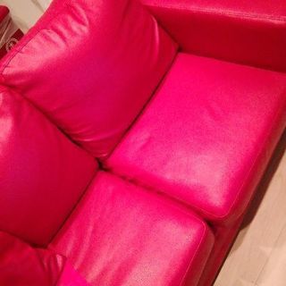 赤いソファー⭐期間限定の画像